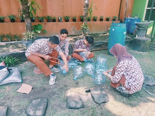 Solusi Asik, Kurangi Sampah Plastik di SMAN 1 Pakem